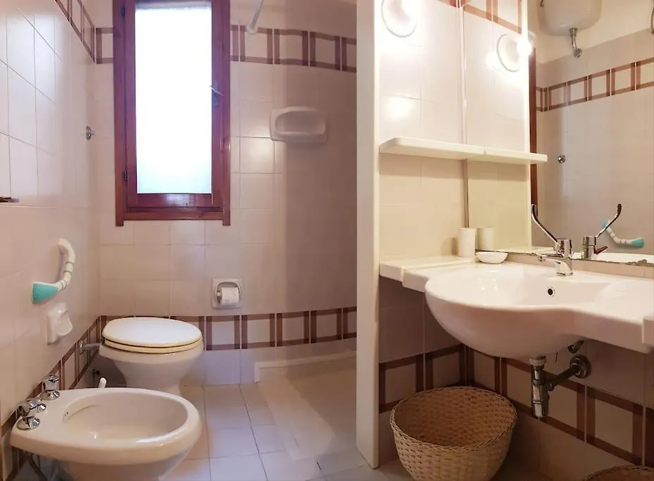 Beautiful Villa 100 M From The Beach Geremèas 0*,