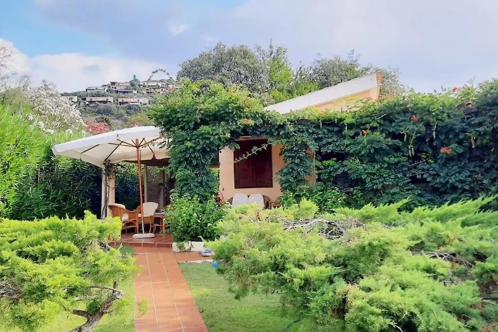 Beautiful Villa 100 M From The Beach Geremèas